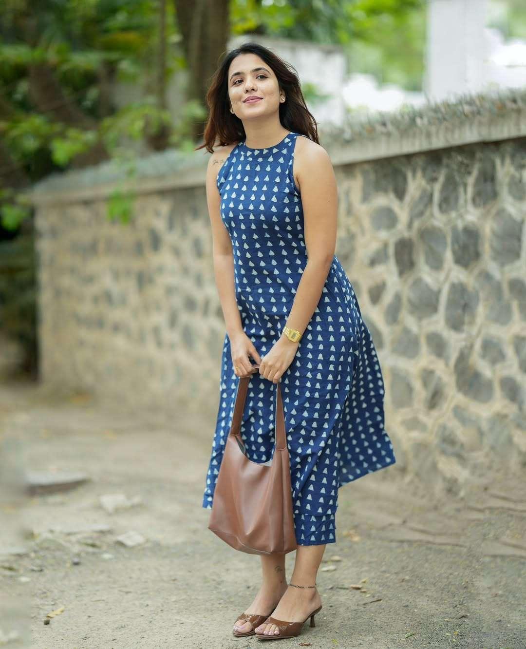 Halter Neck Kurta Plazzo - Thumbnail 3