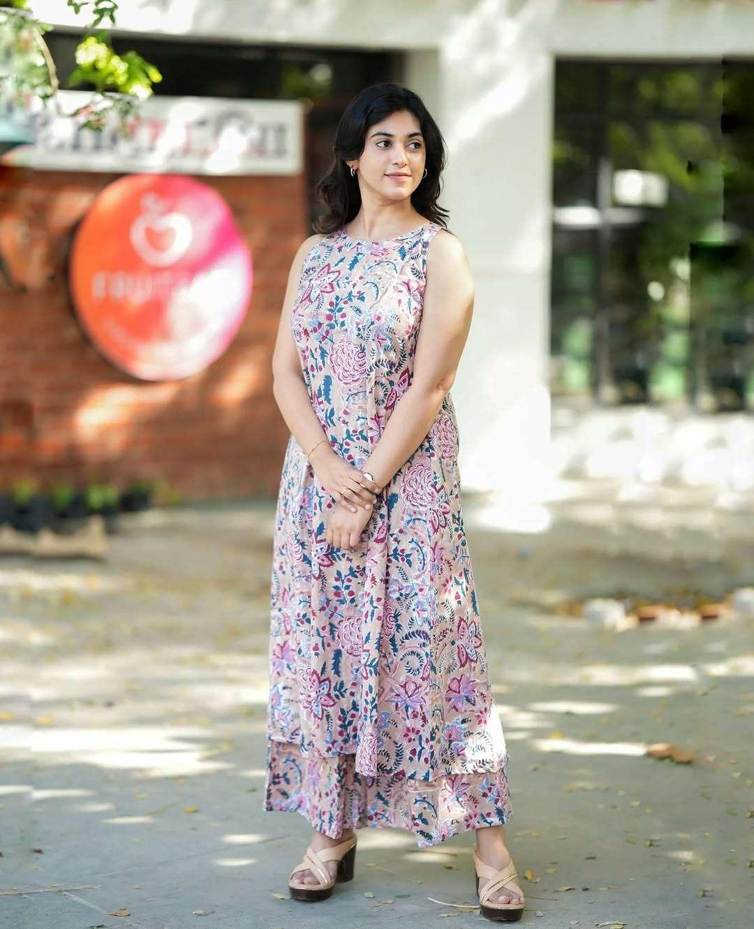 Halter Neck Kurta Plazzo - Thumbnail 5